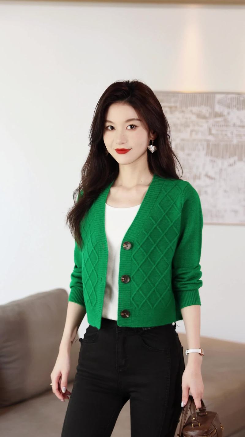 女开衫怎么搭配衣服好看