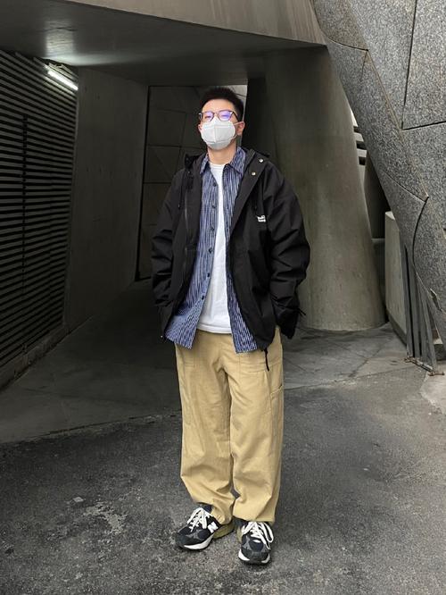 深卡其色衬衣怎么搭配图片