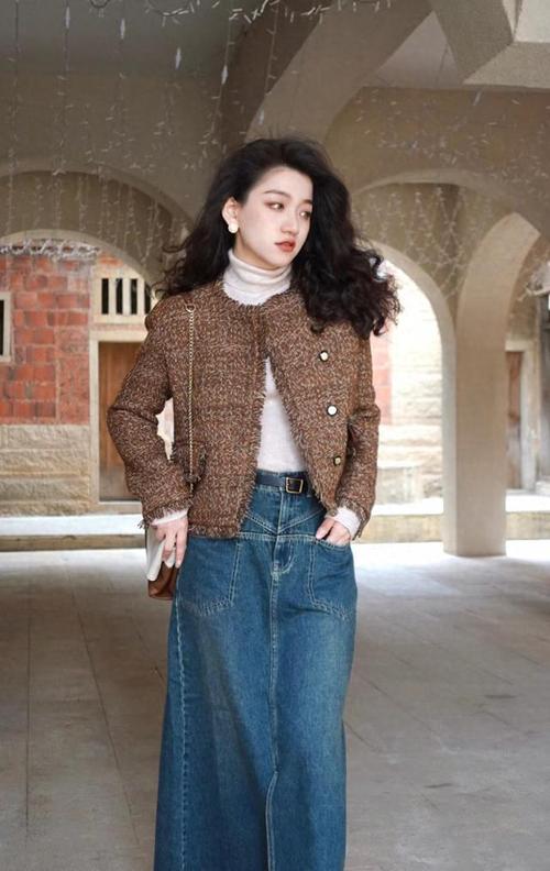 秋季牛仔半裙怎么搭配图片