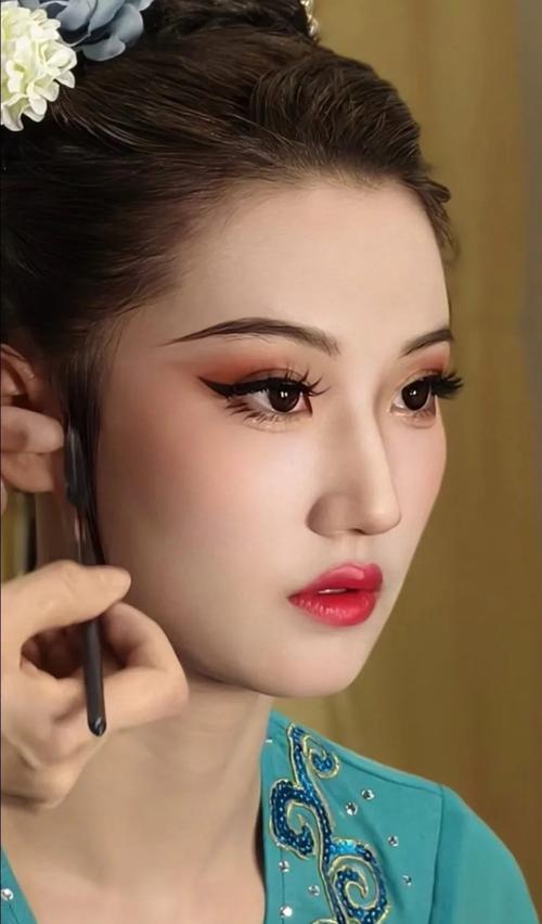 舞台妆发型图片最新