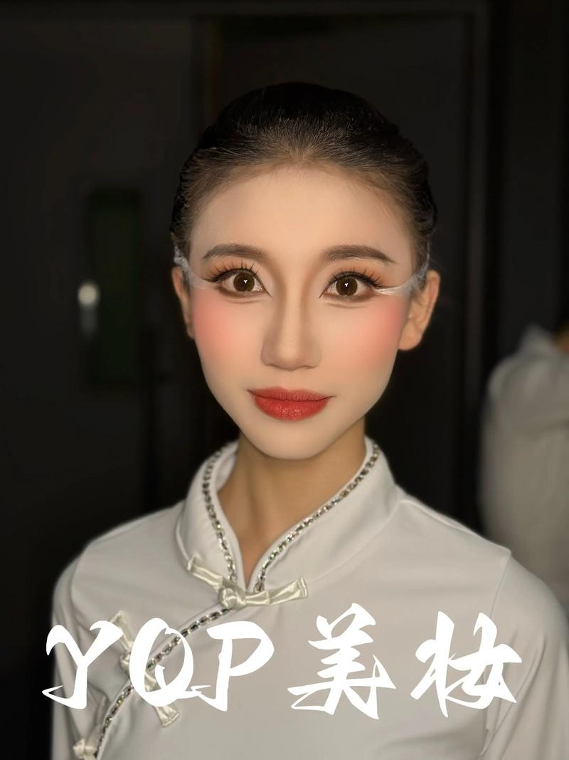 舞台妆发型图片最新