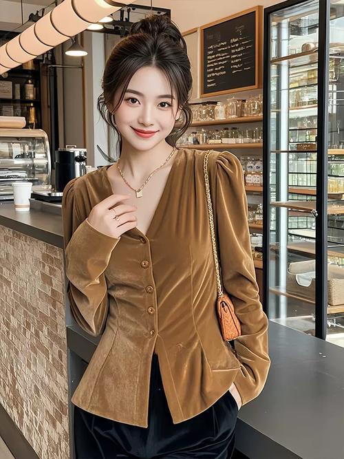 卡其色衬衣怎么搭配图片