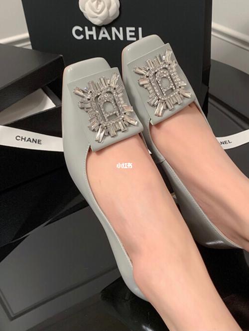 薄荷绿的高跟鞋怎么搭配图片欣赏