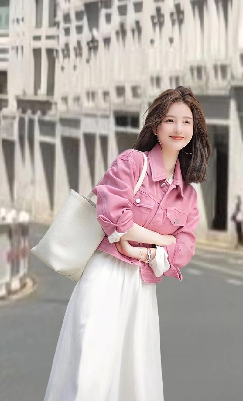 春季粉色的外套怎么搭配