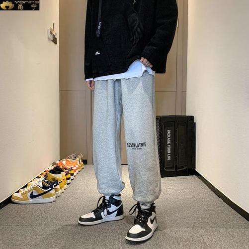 半高帮鞋子怎么搭配裤子