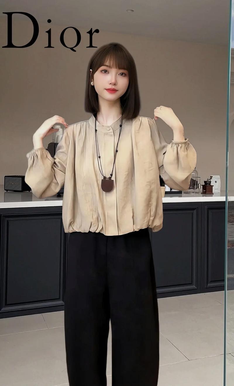 女卡其色衬衫怎么搭配