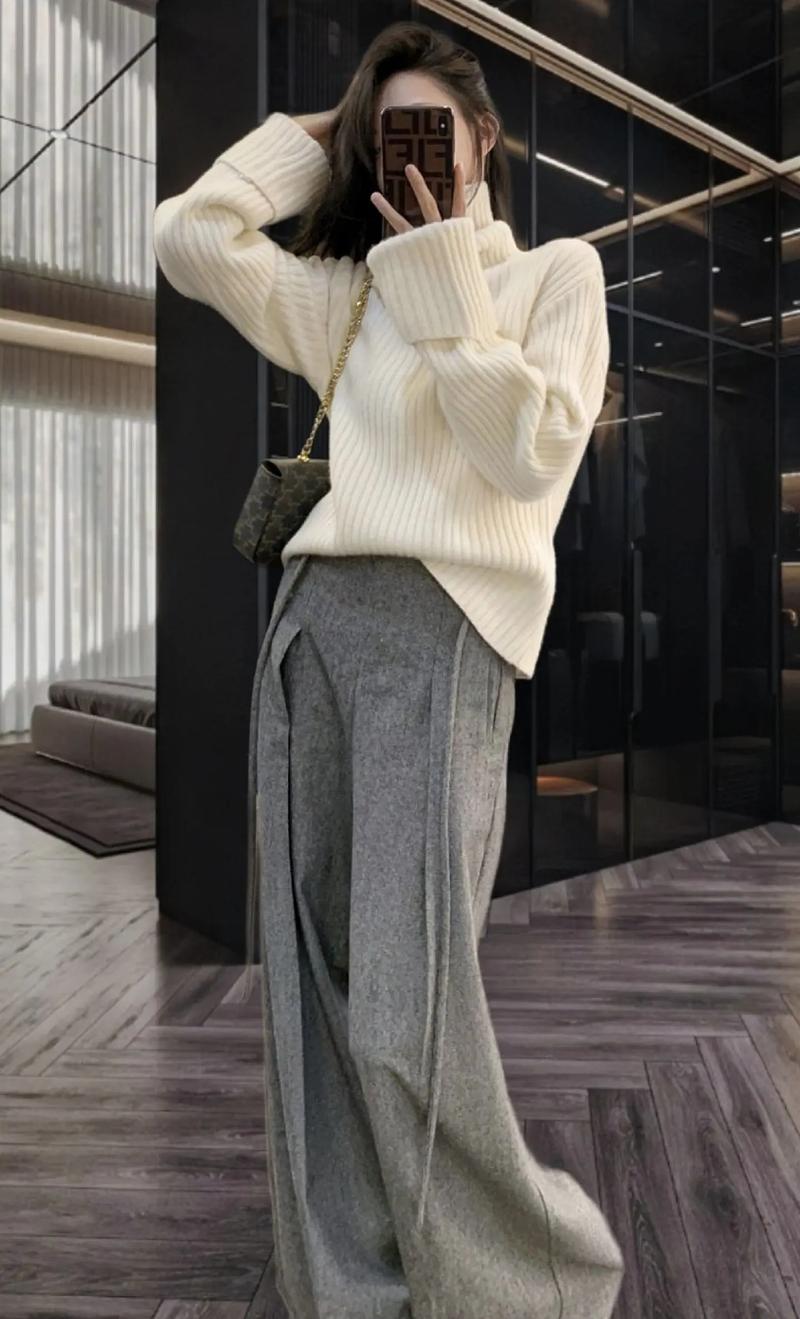 穿大毛衣怎么搭配衣服好看吗