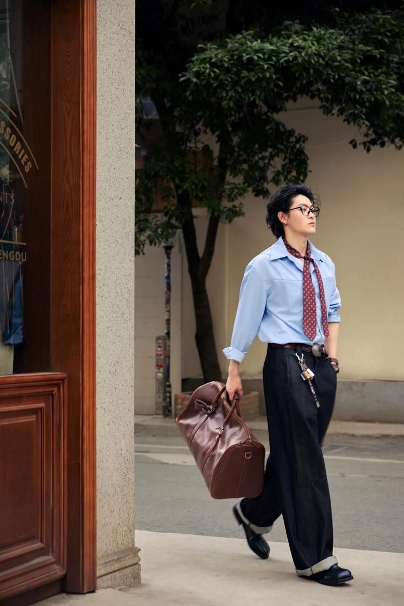 t穿衬衫怎么搭配什么裤子图片