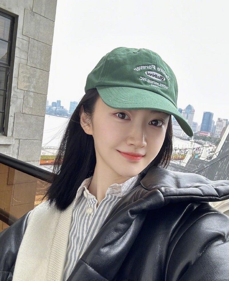 羽绒服配什么帽子好看