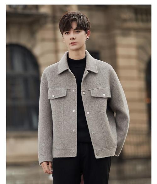 男装短款大衣怎么搭配