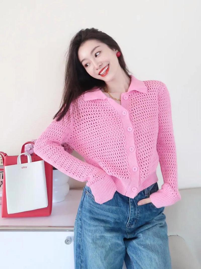粉色中长款针织衫怎么搭配图片欣赏