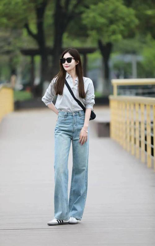 衬衣里面怎么搭配好看图片欣赏