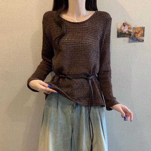 镂空毛衣里面穿什么