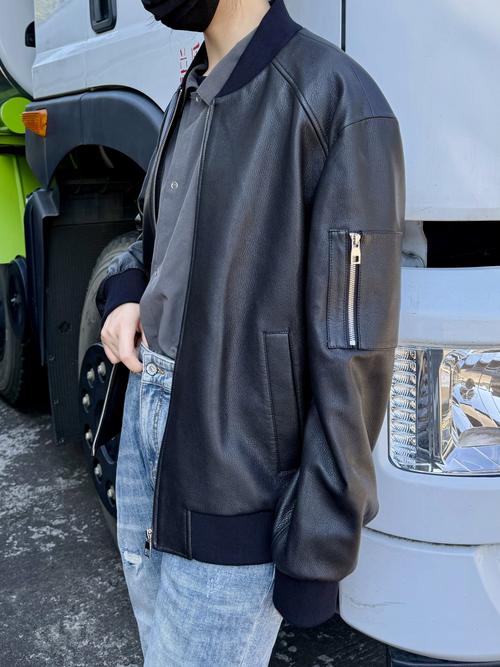 厚皮衣怎么搭配好看