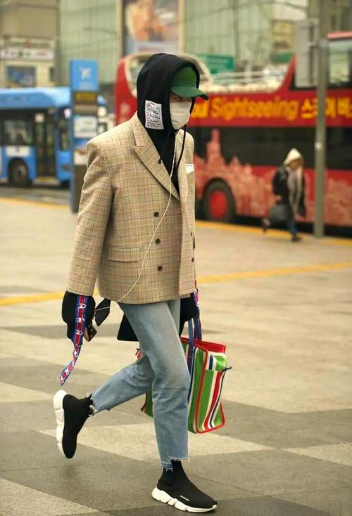 矮的人高帮鞋怎么搭配衣服