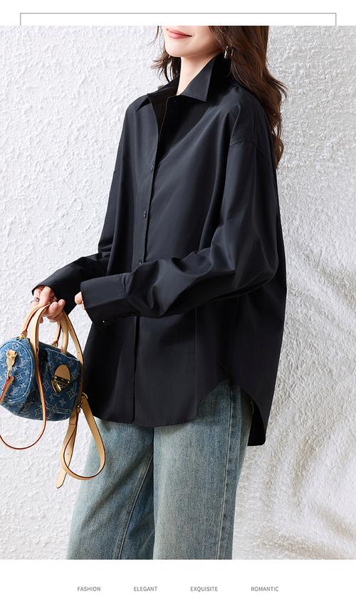 女款黑色长款衬衫怎么搭配