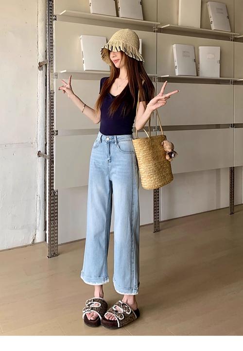 矮胖女生牛仔裤怎么搭配衣服好看吗