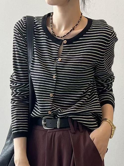 条纹外上衣怎么搭配