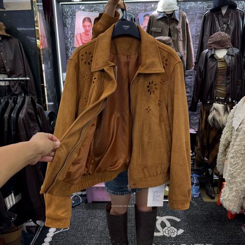 棕色短款羽绒皮衣怎么搭配图片女