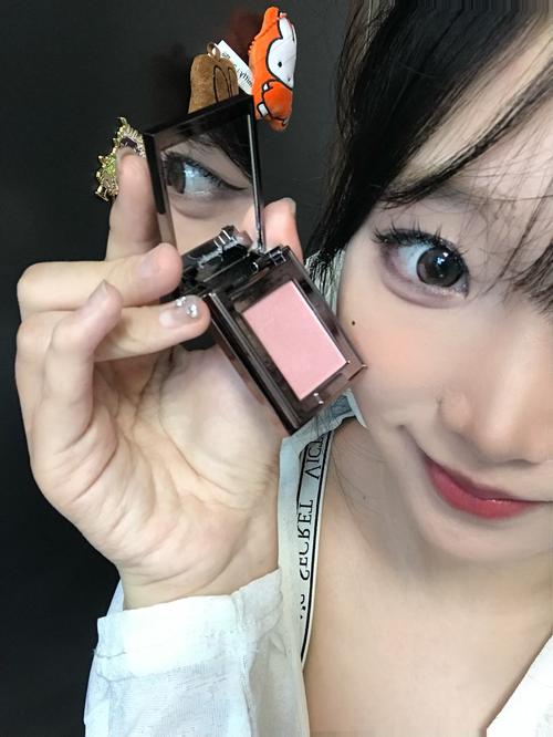 腮红跟眼影怎么搭配吗