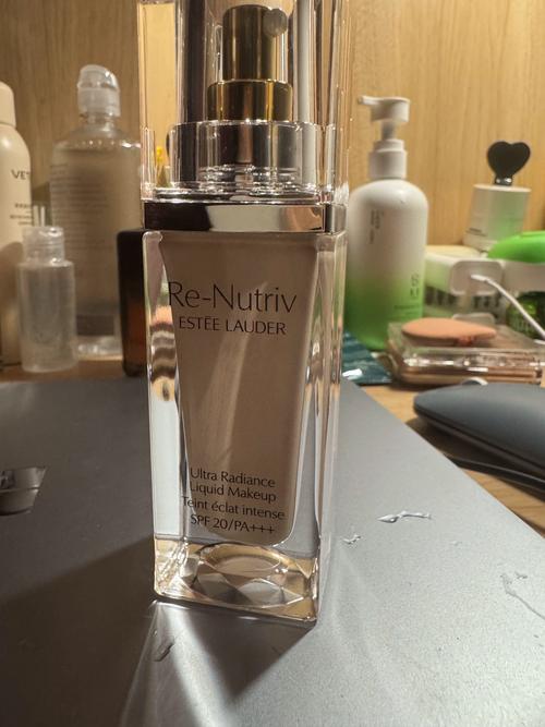 雅诗兰黛最新水粉底