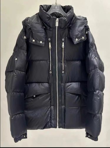 男生灰色面包服怎么搭配图片