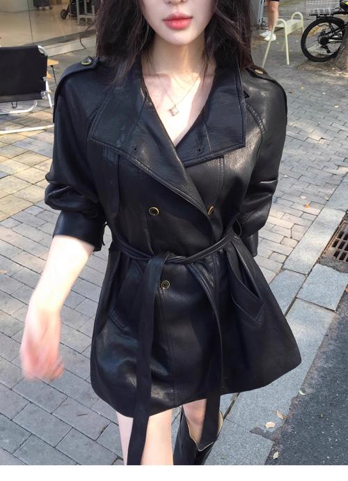 黑长皮风衣怎么搭配图片女