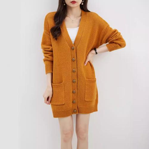 针织开衫下面怎么搭配