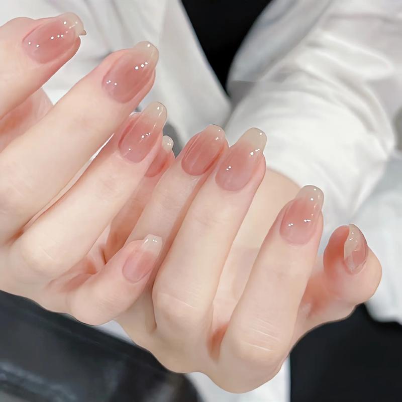 裸色指甲油怎么搭配好看