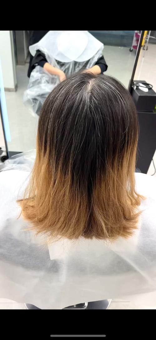 白头发染什么颜色好