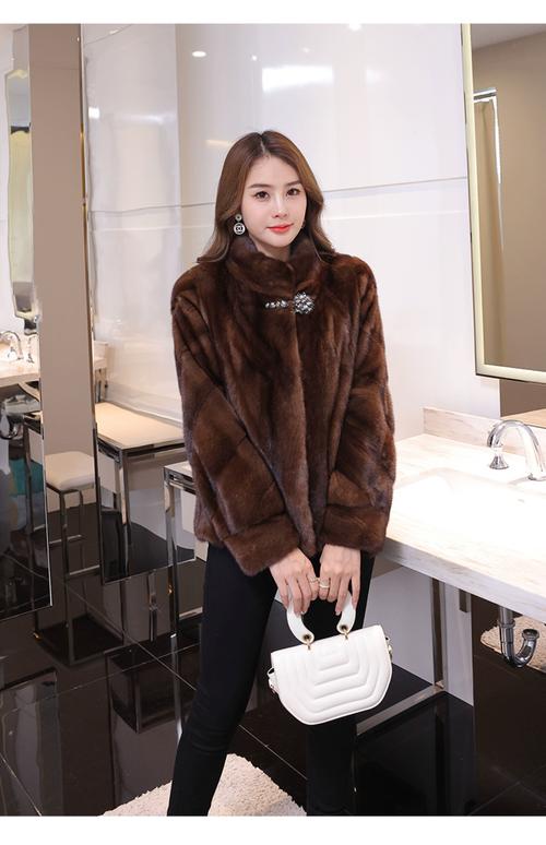 貂皮女装外套怎么搭配图片2025款