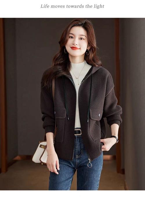 女装毛衣夹克外套怎么搭配什么裤子好看