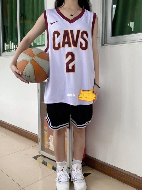 篮球衣里面穿什么