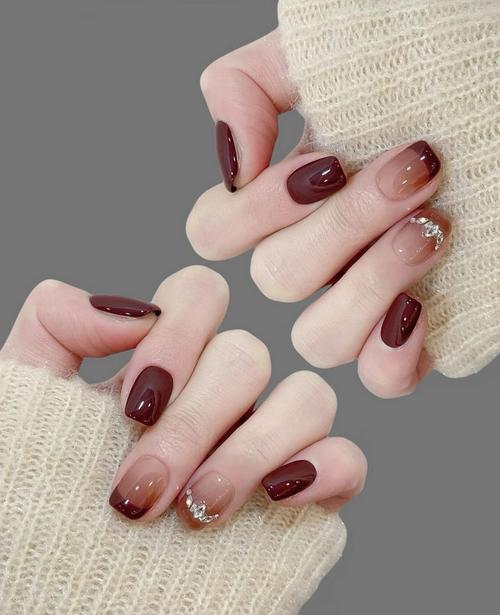 最新冬天指甲颜色