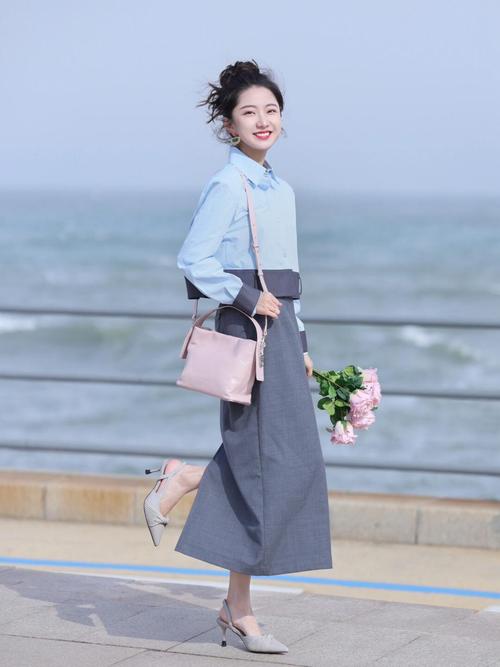 夏天半身裙怎么搭配衣服好看吗