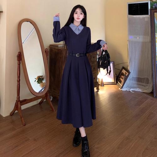 藏蓝连衣裙怎么搭配围巾