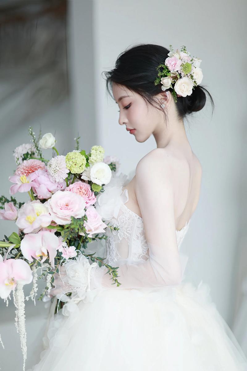 最新简单新娘盘发