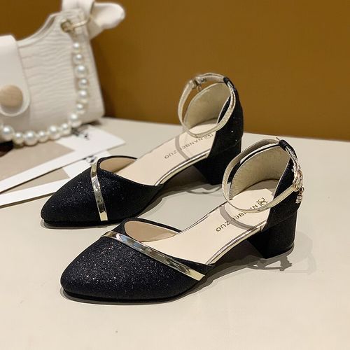 穿金色皮鞋怎么搭配衣服图片