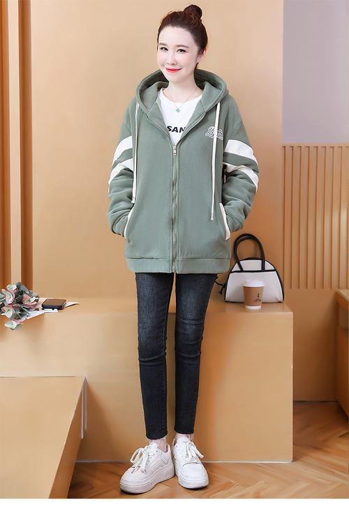 中长款女版卫衣怎么搭配什么外套