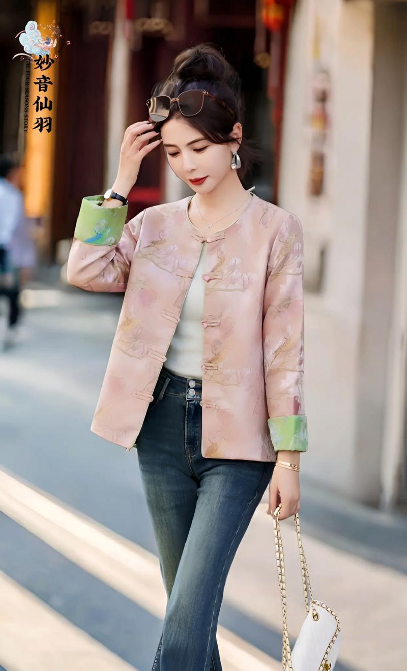 刺绣外套怎么搭配衣服图片欣赏