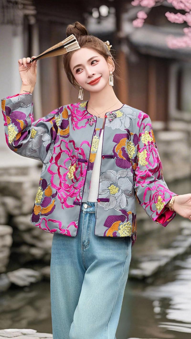 刺绣外套怎么搭配衣服图片欣赏