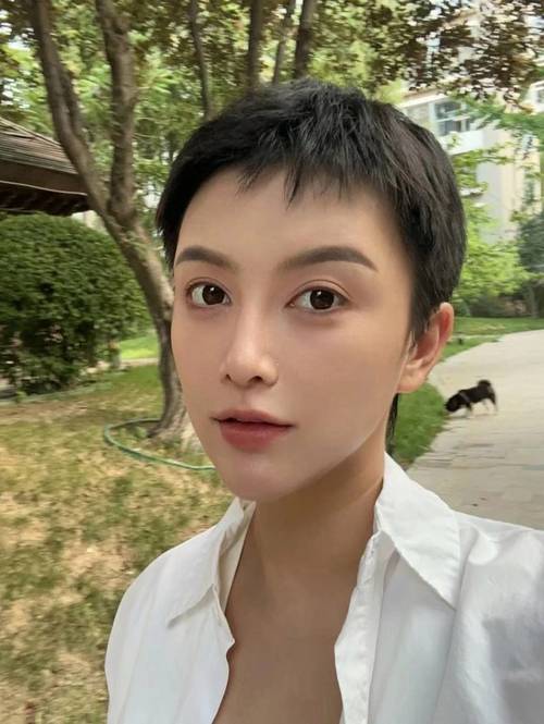 超短发怎么搭配头饰