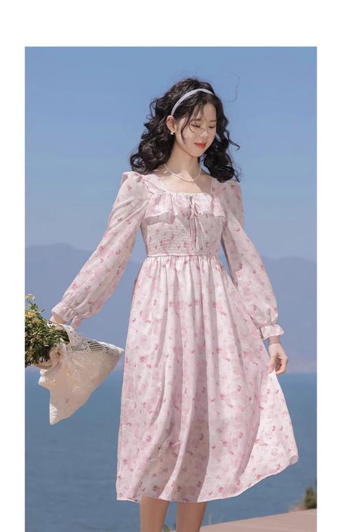 碎花格子连衣裙怎么搭配外套