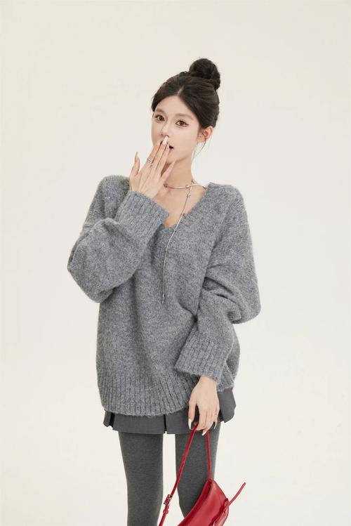 中长女士毛衣怎么搭配
