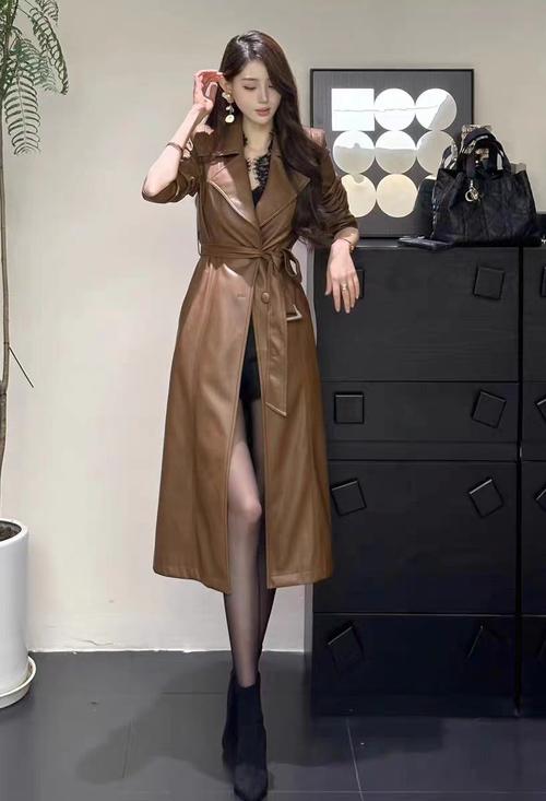 中长皮毛大衣怎么搭配