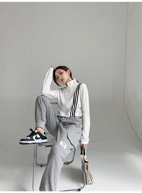 灰格裤子怎么搭配图片欣赏