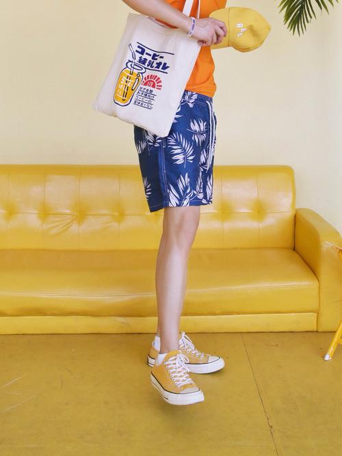 沙滩裤配什么上衣