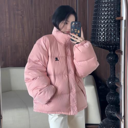 粉红棉衣里面怎么搭配