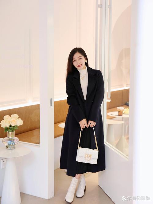 藏蓝色风搭配衣怎么搭配图片