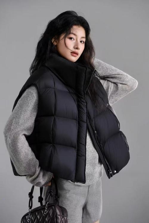 冬天背心外套怎么搭配